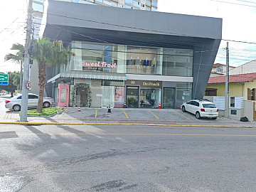 PREDIO COMERCIAL